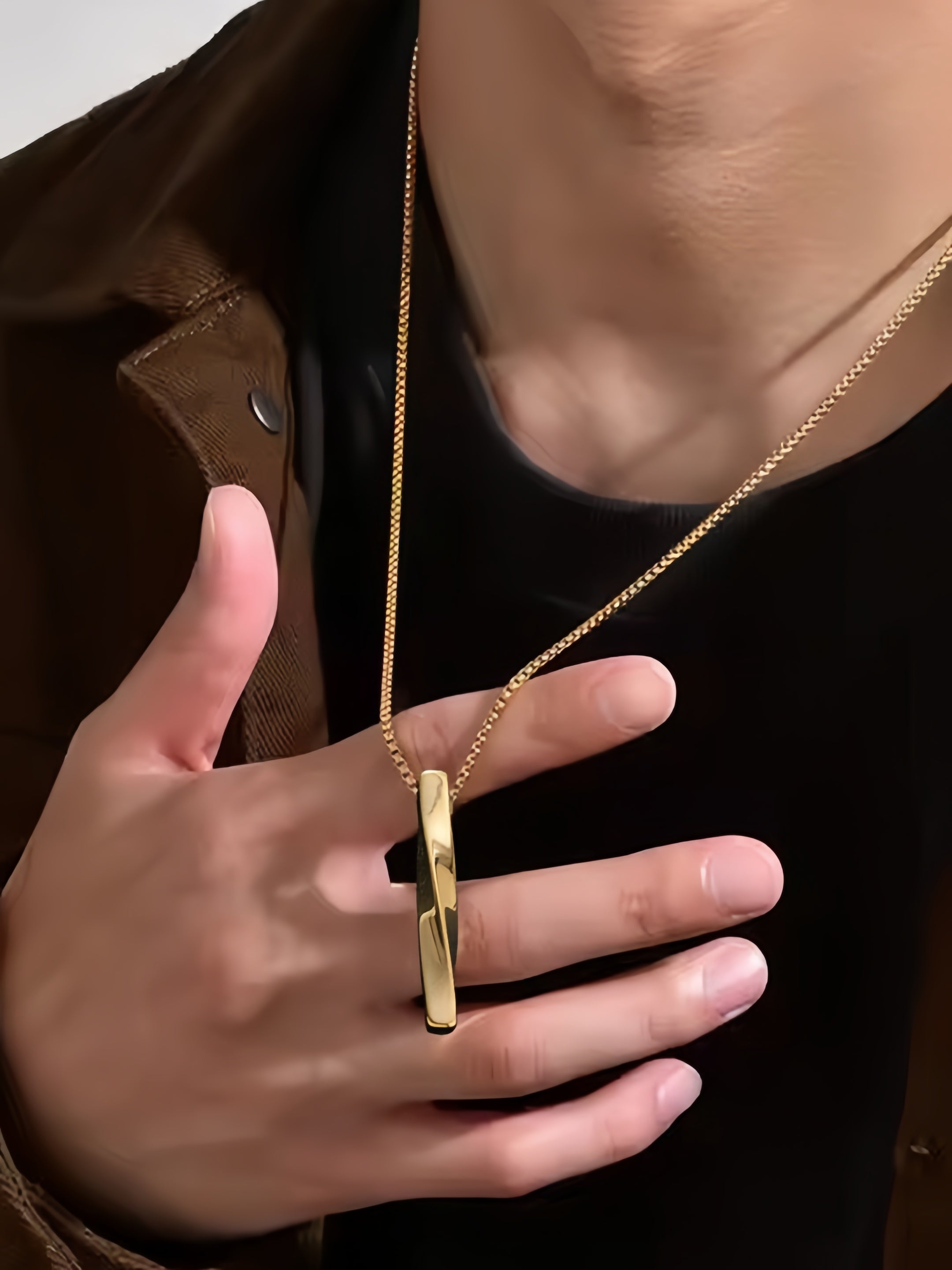 14K Gold Twist Bar Pendant Necklace