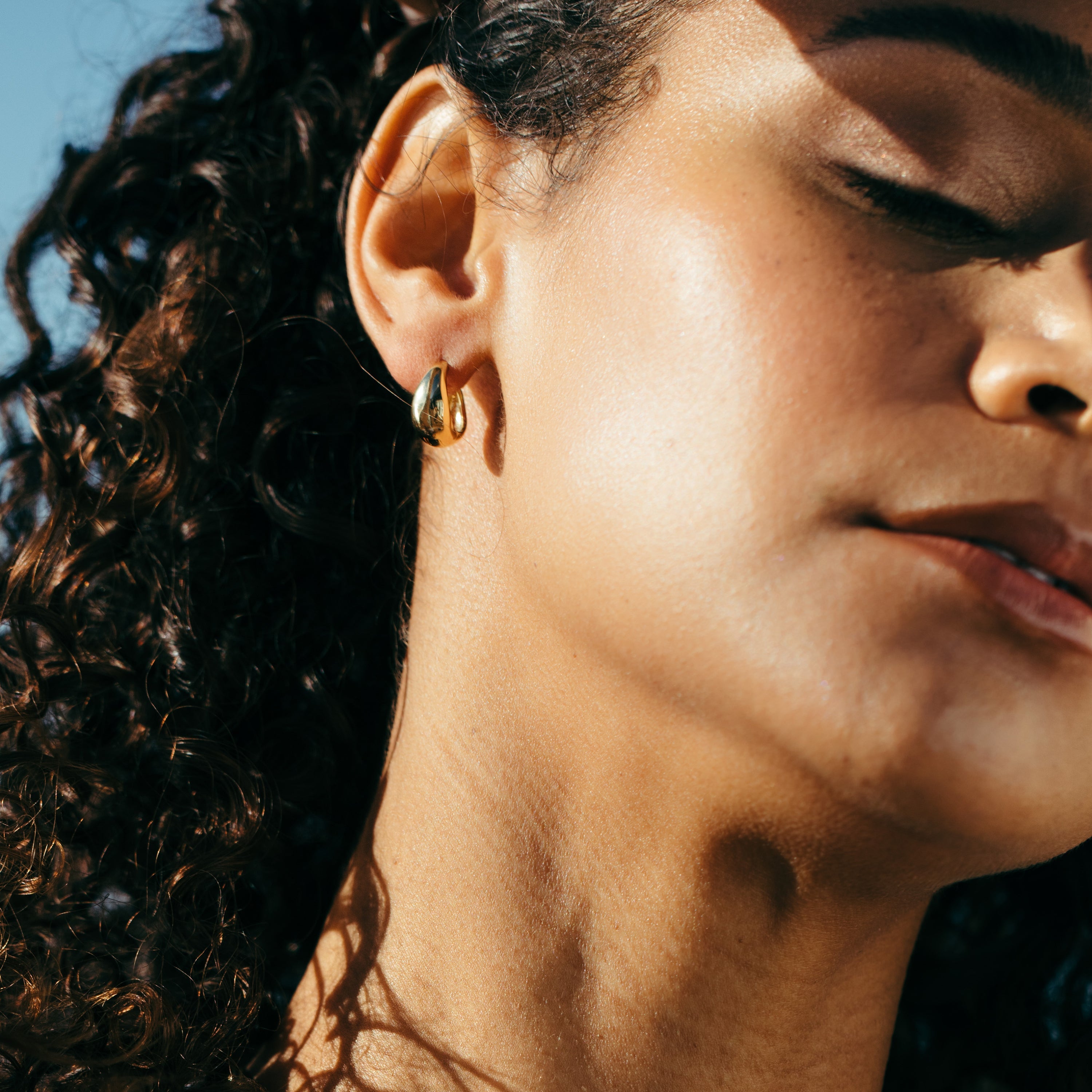 14K Gold Aurelia Luxe Huggies